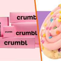 Con filas de hasta 17 horas y galletas desde 89 pesos: qué es Crumbl y qué venden en su primera tienda de México 