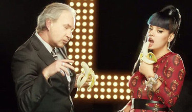 Lily Allen hace frente a la industria con sus propias armas en 'Hard Out Here'