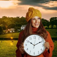 ¿El fin del cambio de hora beneficiaría realmente a los autónomos y pequeñas empresas? Y hay otra pregunta en el aire: ¿horario de invierno o de verano? 