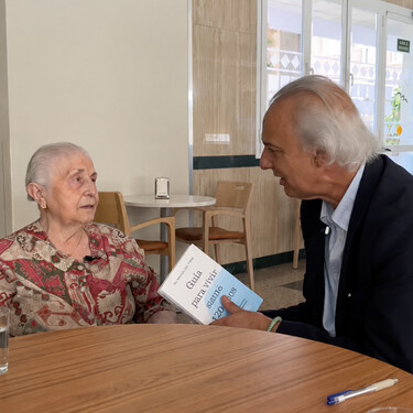 Conchi, 101 años, indica el alimento que no falta en su dieta para mantenerse activa y llena de vitalidad 