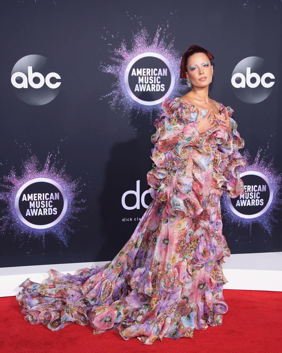 Los peores vestidos de los Premios AMA's 2019: los looks que menos nos han gustado de la alfombra roja musical 