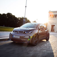 El BMW i3 se renueva: ahora goza de una batería de 42,2 kWh y una autonomía de hasta 310 kilómetros