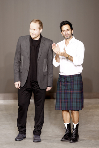 El look de Marc Jacobs en su desfile para Louis Vuitton Otoño-Invierno 2010/2011