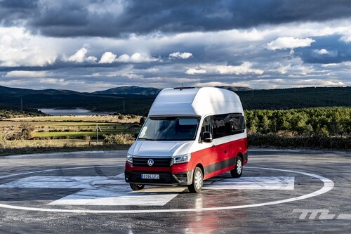 Probamos la Volkswagen Grand California: una furgoneta camper enorme y confortable de casi 80.000 euros con puntos mejorables