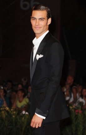 Jon Kortajarena espectacular en el Festival de Venecia