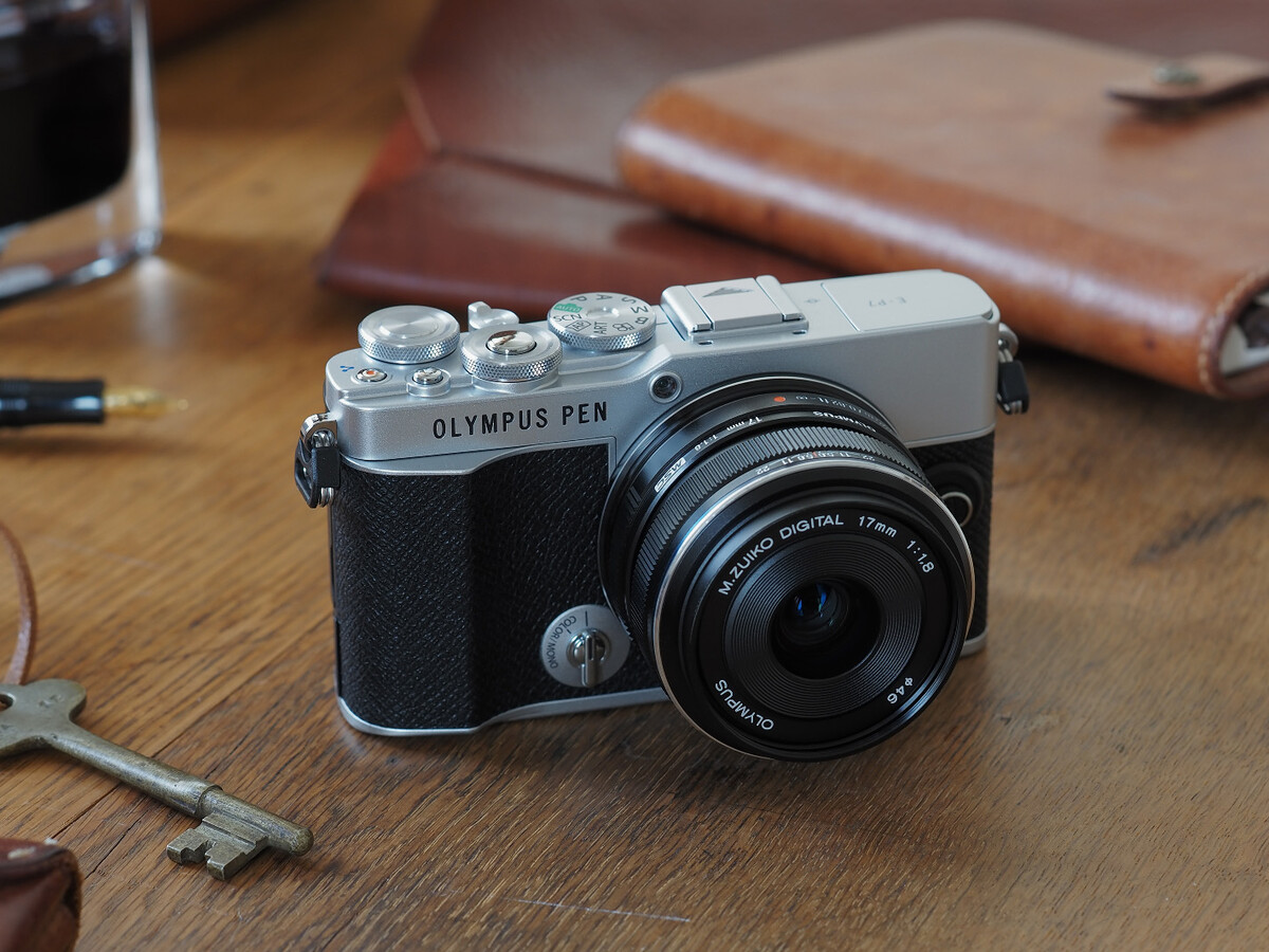 【動作確認済】 Olympus PEN EED F1225-241-6p p Film Camera] The OLYMPUS PEN EED half-frame film camera is