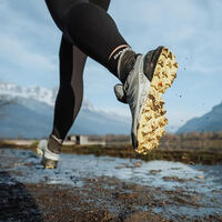 No son de Decathlon, pero estas zapatillas Salomon resisten a la lluvia con descuentazo incluido  