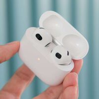 El Prime Day tira por los suelos el precio de los AirPods 4. La diferencia entre modelos deja un ganador indiscutible 