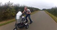 Inventos inútiles: un carrito motorizado para bebé