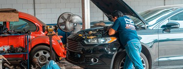 Los futuros mecánicos empiezan a verle las orejas al lobo con el coche eléctrico: “Es un fastidio y un desastre” 