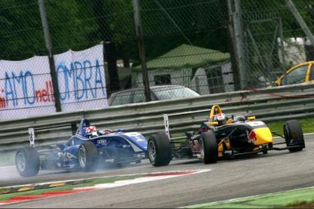 Jaime Alguersuari pierde el podium en las últimas vueltas