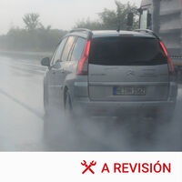 Conducir con lluvia: qué es el aquaplaning, cómo podemos prevenirlo y qué hacer si aparece