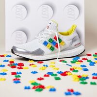 ¿Tu hijo es fan de Lego? Entonces se va a volver loco con la nueva colección de Adidas