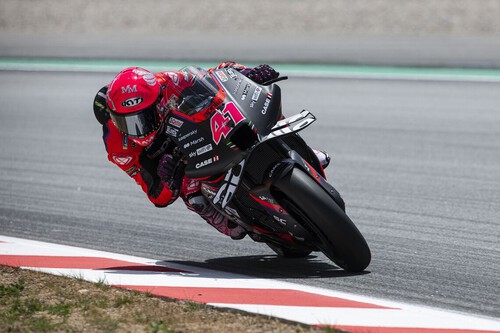 ¡Brutal! Aleix Espargaró bate el récord de Montmeló para hacer la pole position en casa por 31 milésimas