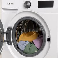 Con mi lavadora Samsung ya no temo por esa joya que tengo en el armario: así cuido mi ropa vintage sin arriesgarla en cada lavado 