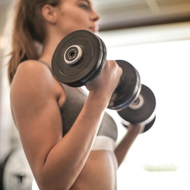 Has adelgazado, pero no consigues perder más peso. Esto tiene un nombre (y una razón científica): la tumba metabólica 