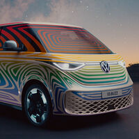 El Volkswagen ID. Buzz se asoma en un teaser: la Combi eléctrica estará lista en 2022