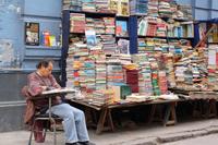 La subida del salario mínimo cierra una librería, ¿de verdad? 