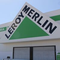 Leroy Merlin ha rebajado el kit solar para balcón (que se instala sin obras) con el que ahorrar en la factura de la luz