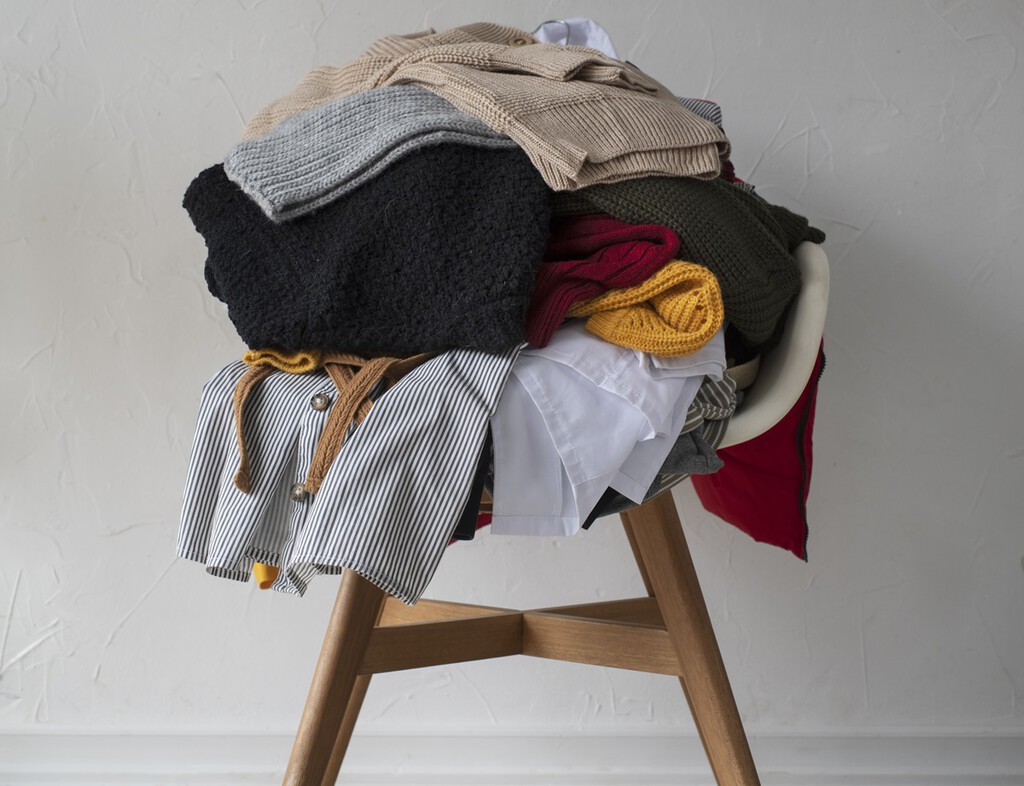 Adiós a la ropa tirada sobre la cama o sobre la silla: Este perchero de Aldi es el más práctico para tener tus prendas ordenadas y a mano