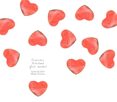 Tierno tutorial DIY: Corazones de porcelana con un efecto amarmolado