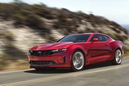 El nuevo Chevrolet Camaro LT1 mantiene los 451 CV y se convierte en el Camaro V8 más barato