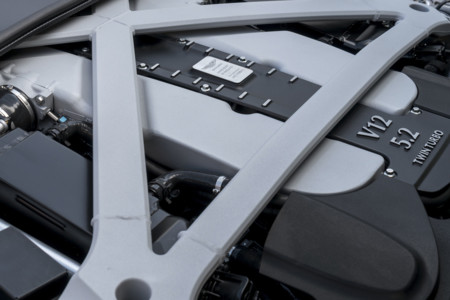 Aston Martin DB11 motor V12