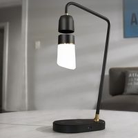 La bombilla de esta lámpara "inteligente" utiliza la levitación magnética para flotar en el aire como por arte de magia