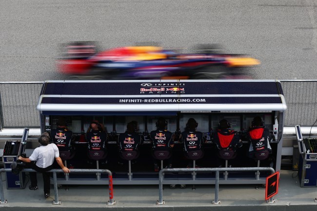 infinity-red-bull-on-track-team.jpg