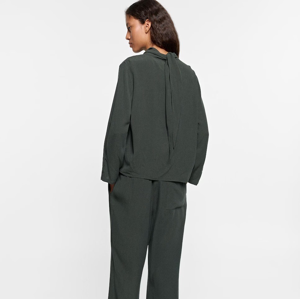 Blusa de mujer de manga larga con tiras para anudar - Parfois - Verde

