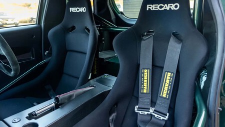 Aston Martin V8 Super Cygnet Nicholas Mee 4