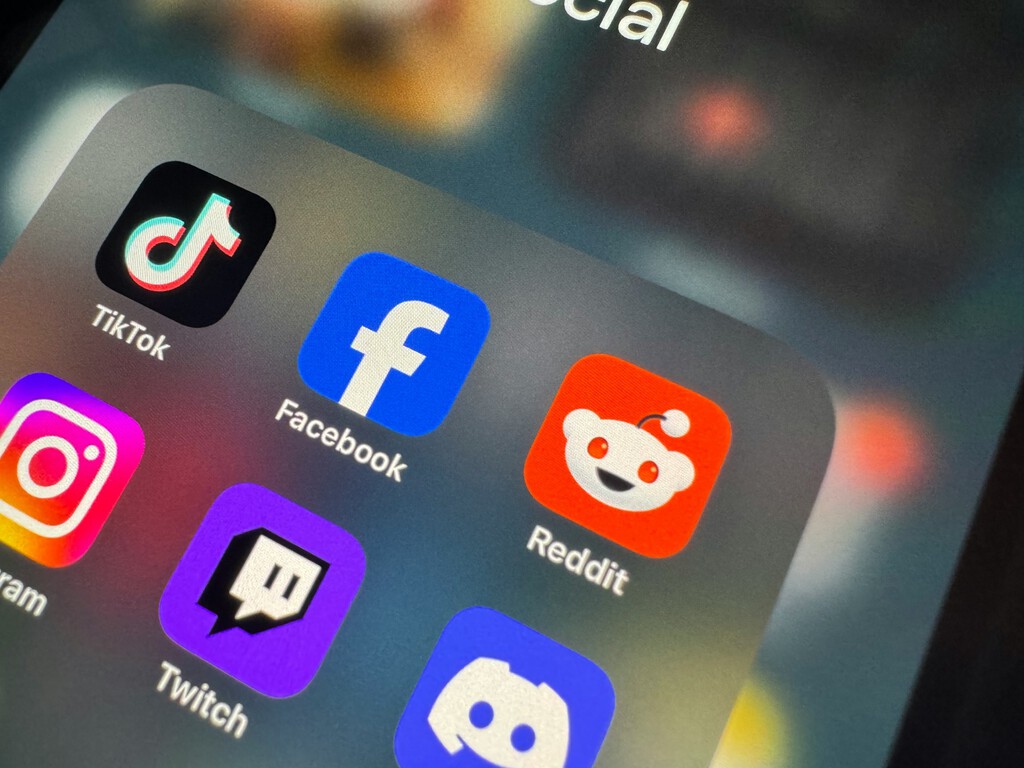 Reddit era una de las últimas plataformas refugio de los internautas. Acaba de dar un paso en una dirección preocupante