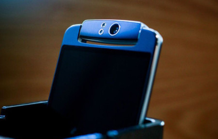 Al Oppo N1 Midnight Black le sienta bien el negro