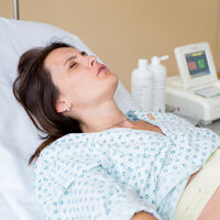 "La violencia obstétrica sí existe": las matronas gallegas reivindican que el primer paso es reconocerla 