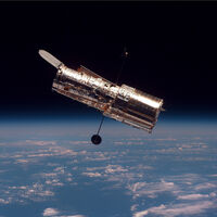 El Hubble se está cayendo poco a poco, pero la NASA no sabe si vale la pena rescatarlo