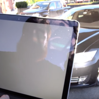 Te cambio tu Tesla por una hamburguesa... sí, así de fácil puedes perder tu auto