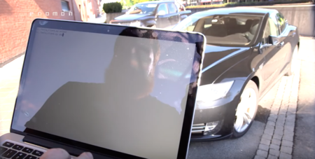 Te cambio tu Tesla por una hamburguesa... sí, así de fácil puedes perder tu auto