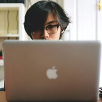 Los millennials usaban el término "TL;DR". La generación Z lo está sustituyendo por algo más radical: "AI;DR"