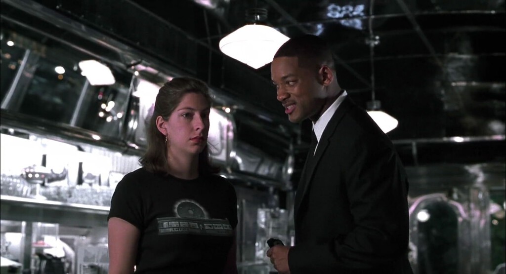 ¿Te diste cuenta? El desneuralizador cambia vidas y esta camarera olvidable de Men in Black 2 es el mejor ejemplo ¿Te diste cuenta? El desneuralizador cambia vidas y esta camarera olvidable de Men in Black 2 es el mejor ejemplo