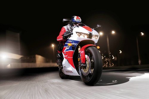 En 2019 podríamos ver resurgir a la añorada Honda CBR600RR, o quedarnos con la miel en los labios