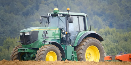 John Deere presentará en febrero su primer tractor eléctrico