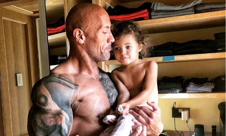 El tierno mensaje de "La Roca" sobre pasar tiempo con nuestros hijos, por más cansados que estemos