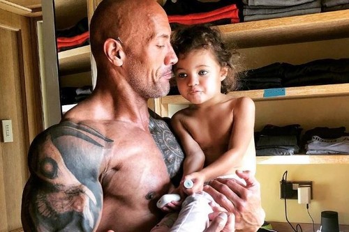 El tierno mensaje de "La Roca" sobre pasar tiempo con nuestros hijos, por más cansados que estemos