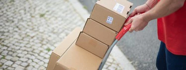 El truco del "destinatario ausente": por qué los repartidores marcan tu paquete como no entregado aunque estuvieras en casa