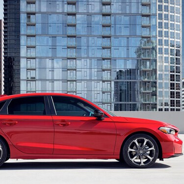 Si la pregunta es qué marca de autos tiene los autos que menos gasolina gastan, la respuesta es una japonesa