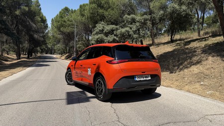 BYD Dolphin G DM i primeras impresiones trasera