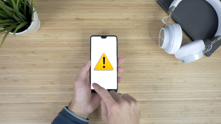 El círculo negro de WhatsApp, el año 1970 y otros bugs que pueden bloquear tu teléfono móvil