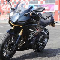 Saluda a la nueva deportiva que Benelli ha resucitado: la Tornado 402, una moto para el A2 que trae hasta cámaras 