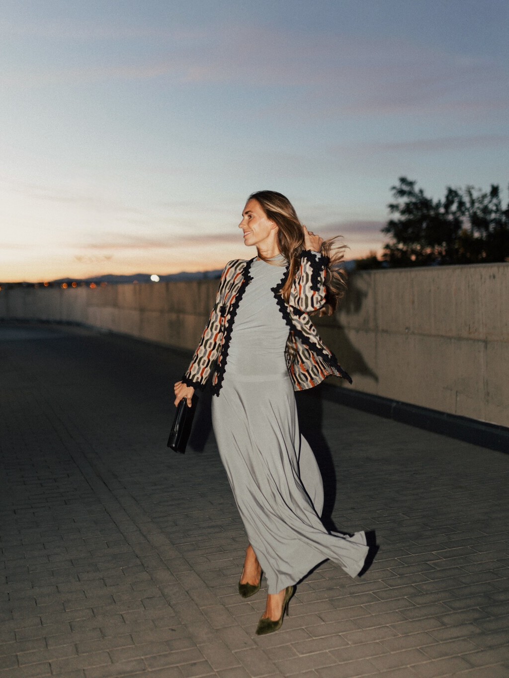 Cinco vestidos cómodos y en tendencia de Sfera que estilizan la silueta, para llevar con medias negras este otoño/Invierno 