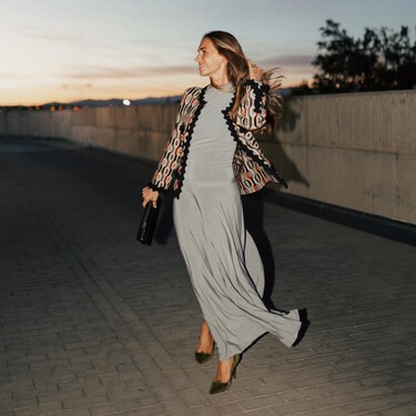 Cinco vestidos cómodos y en tendencia de Sfera que estilizan la silueta, para llevar con medias negras este otoño/Invierno 